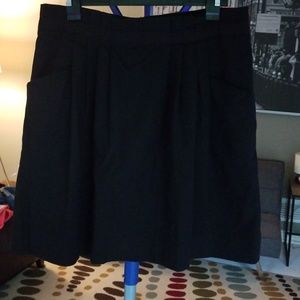 Gap Pleated w/pockets classic skirt. Size 8